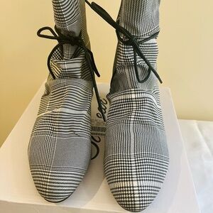Stylish Black and White Women's Shoes